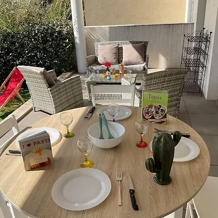 T2 Rez De Jardin Cosy Apartment Saint-Raphaël